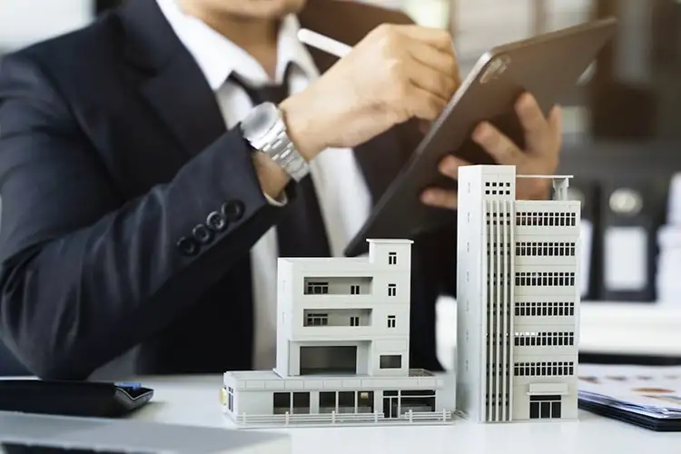 Navigating Commercial Real Estate Financing in 2025: How Investors Can Secure the Right Capital in a Shifting Market